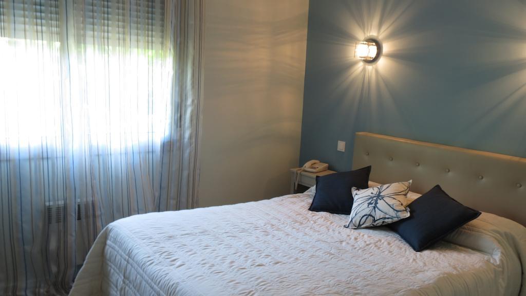 Hôtel Chez Nous Sainte-Croix  Szoba fotó