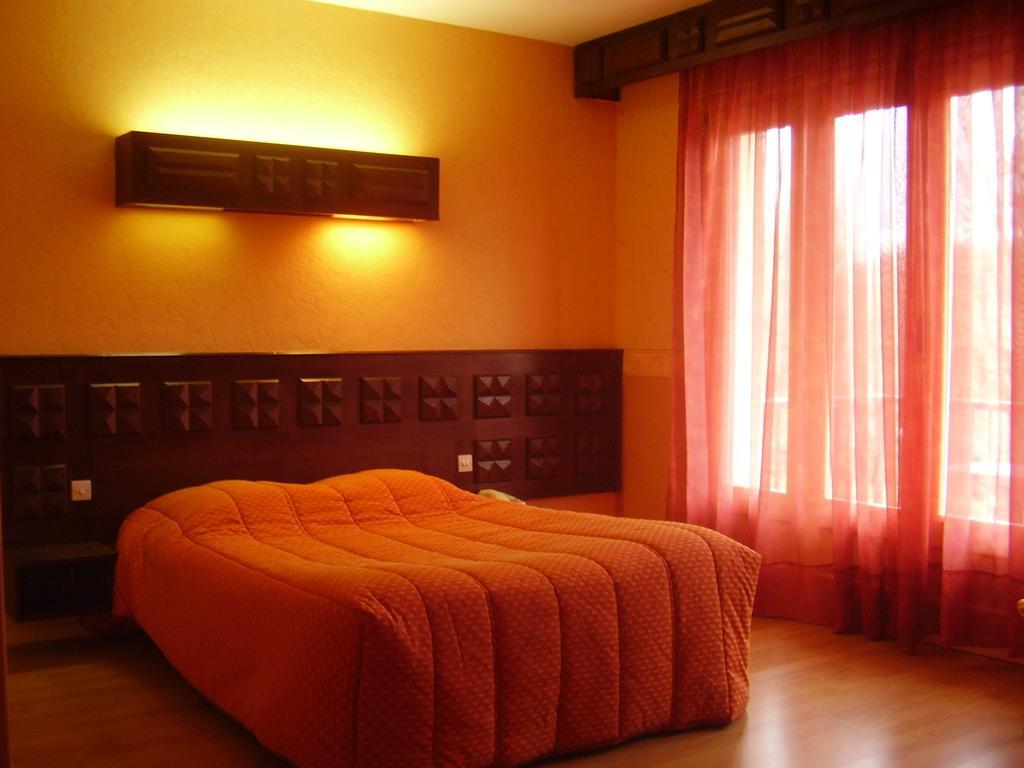 Hôtel Chez Nous Sainte-Croix  Szoba fotó